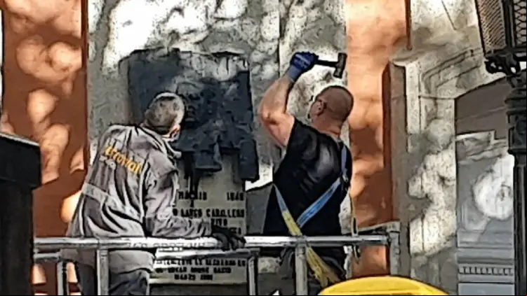 largo caballero Publico