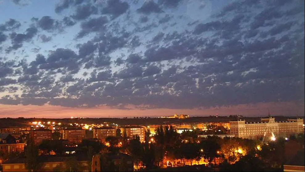 800px-La_Rondilla_desde_el_hospital_Rio_Hortega_(Valladolid,_España_-_15-08-2005)bbb