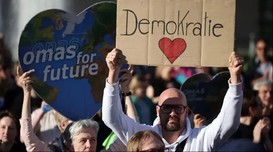 Manifestación en Berlín en protesta a la creciente violencia y ataques contra políticos de cara a las elecciones europeas