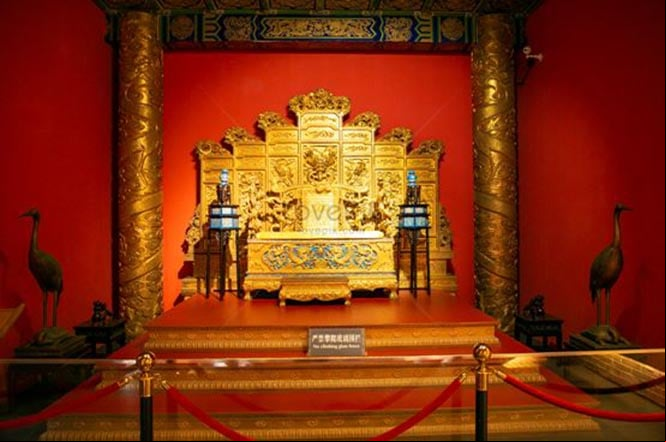 Trono de la dinastía Ming