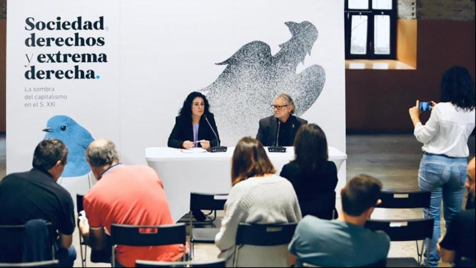 Ana García Alcolea, secretaria general de CCOO PV y Fernando Lezcano, presidente de la Fundación 1º de Mayo