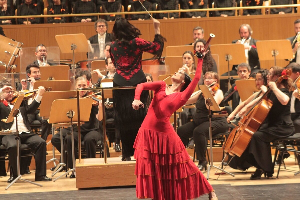 Sara Martin en escena cautivando al público